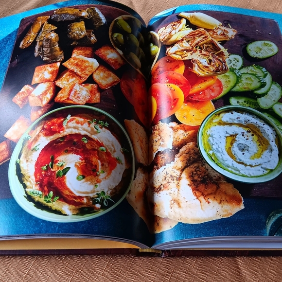 Hardcover Book ..."Boards and Spreads", plus Simply Southern Wood Spreaders, NWT - Picture 9 of 9